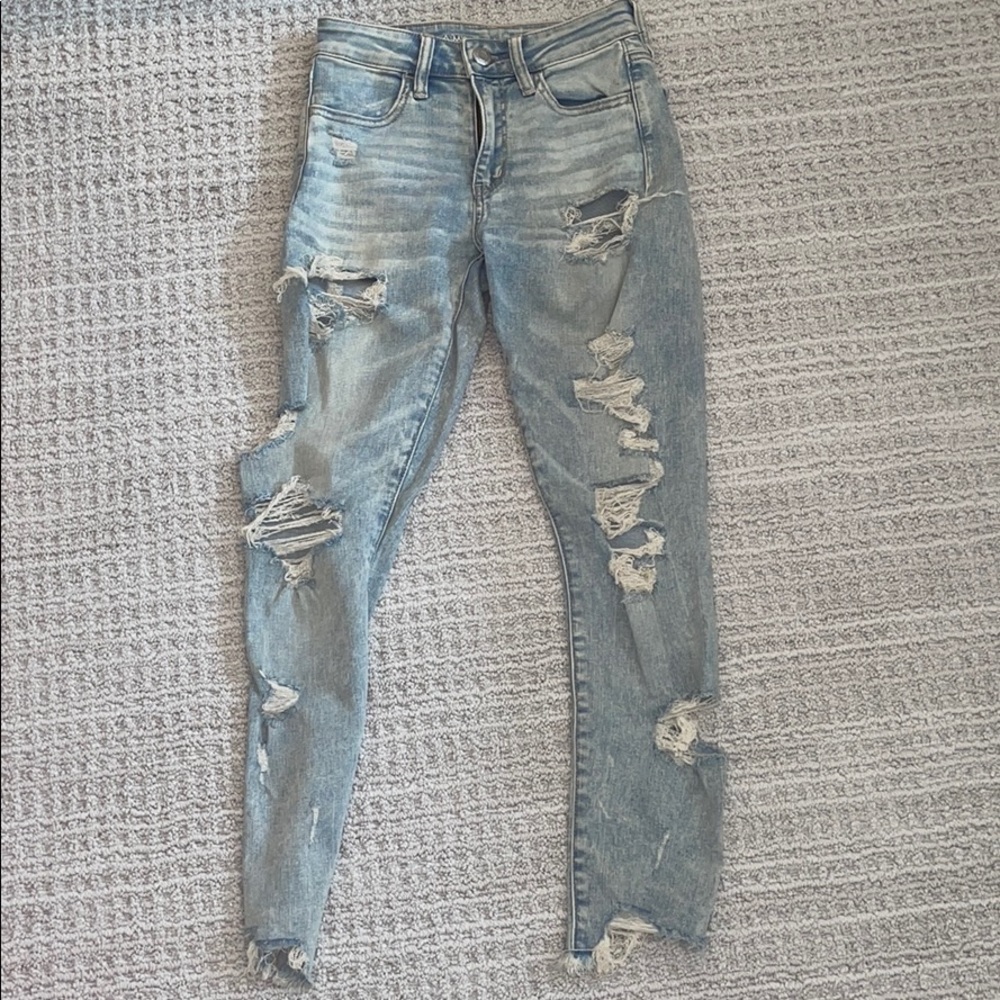 AMERICAN EAGLE WOMENS US SIZE 2 LIGHT WASH JEANS